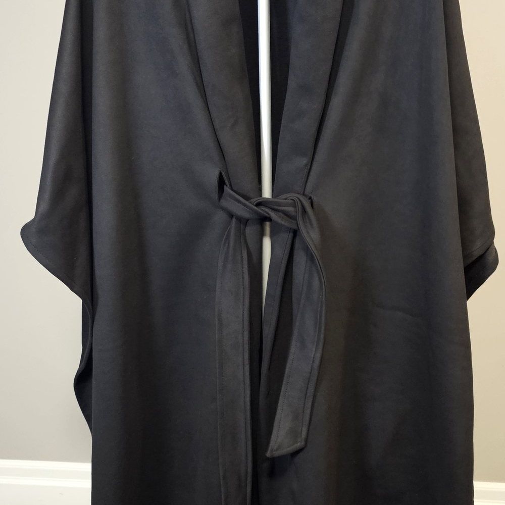 NWOT Elegant Black Women's Ponch
